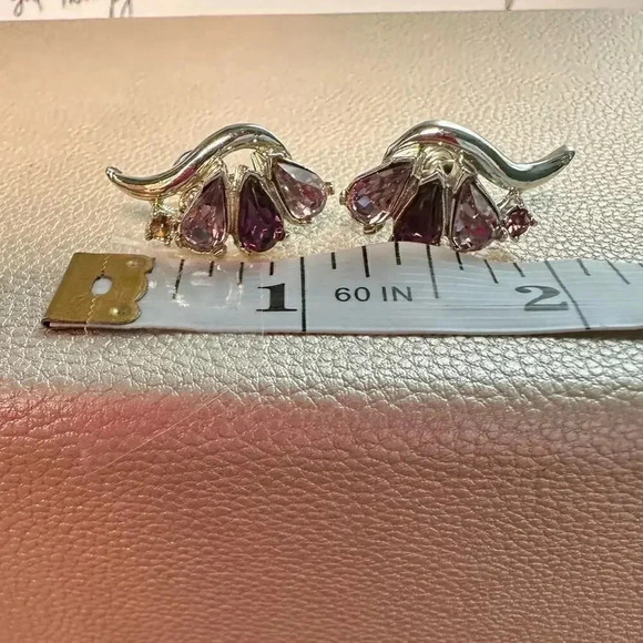 Art Nouveau Style | Vintage Earrings | Screwback Earrings - Picture 3 of 9